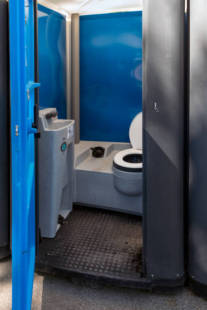 Best Portable restroom trailer rental  in Greenbriar, FL