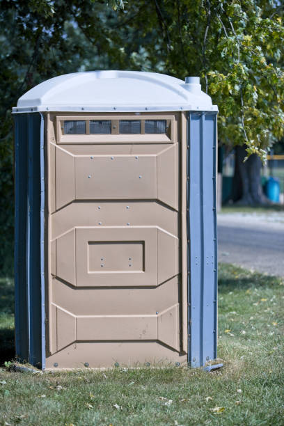 Best Portable restroom trailer rental  in Greenbriar, FL
